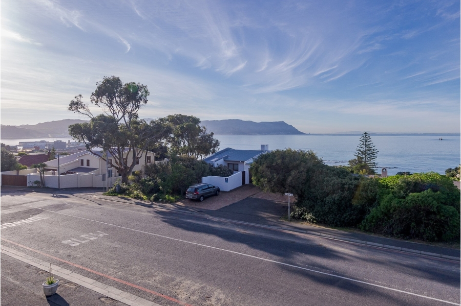 2 Bedroom Property for Sale in Seaforth Western Cape